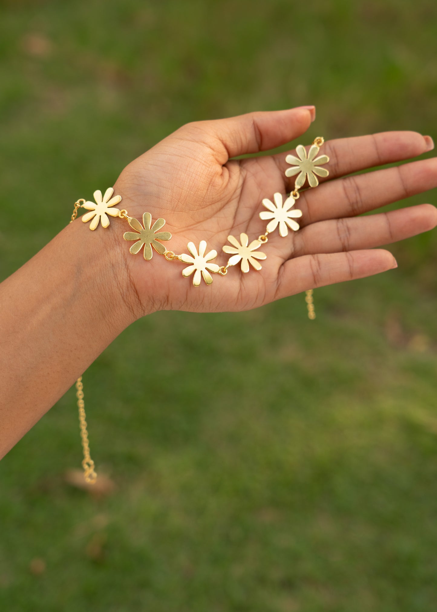 Golden Daisy Necklace and Earrings Set